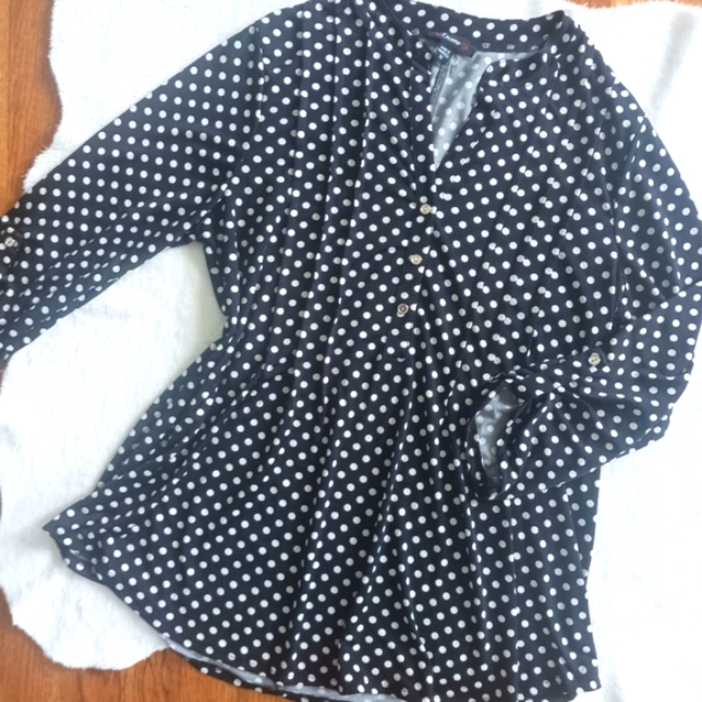 Cocomo • Black and White Polka Dot Long Quarter Sleeve Top